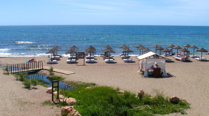 Playa El Charcón – Sauberes Wasser für den ungetrübten Badespass